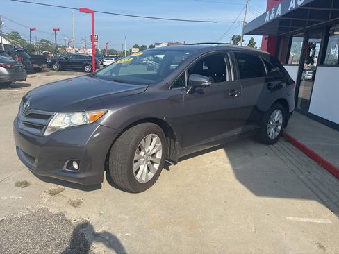 Used 2015 Toyota Venza LE AWD/4WD image 23