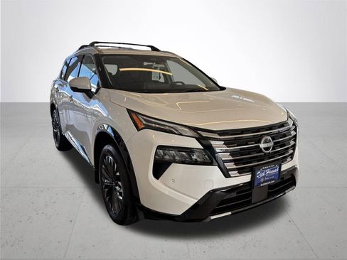 New 2026 Nissan Rogue Platinum image 5