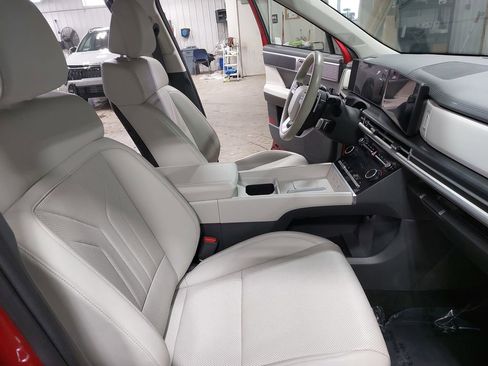 Certified 2025 Hyundai Santa Fe SEL image 10