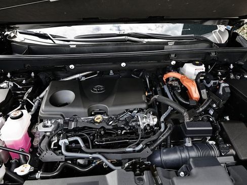 Used 2024 Toyota RAV4 XLE image 32