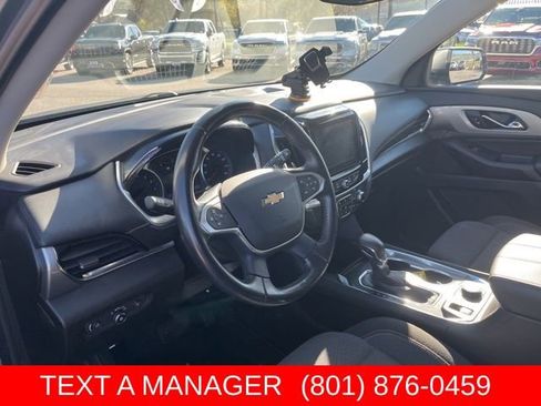 Used 2021 Chevrolet Traverse LT AWD/4WD image 14