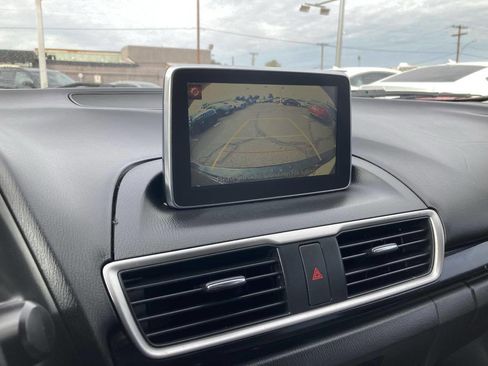 Used 2016 MAZDA MAZDA3 i Sport w/ Preferred Equipment Package image 10