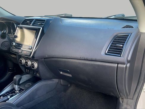 Used 2021 Mitsubishi Outlander Sport SE FWD image 15