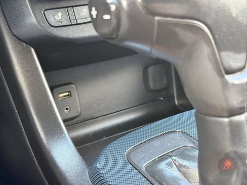 Used 2018 Chevrolet Colorado Z71 AWD/4WD image 40