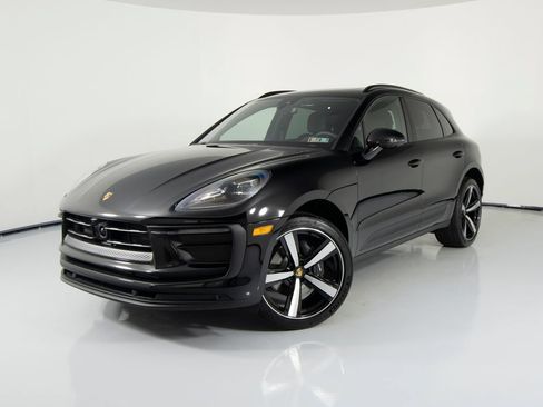 New 2026 Porsche Macan AWD/4WD image 6