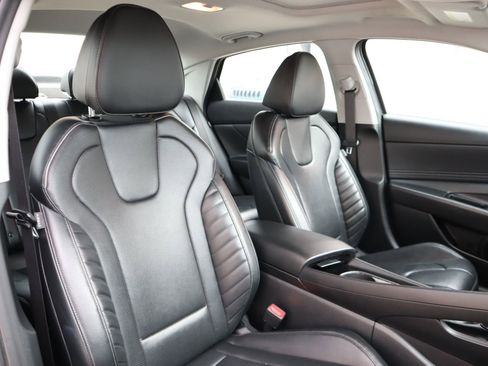 Used 2024 Hyundai Elantra Limited image 56