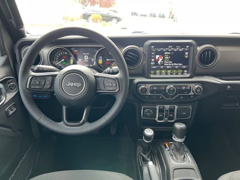 Used 2023 Jeep Wrangler Unlimited w/ 8.4" Radio Group image 19