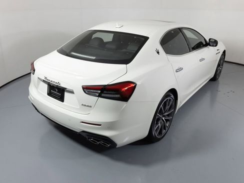 Used 2023 Maserati Ghibli Modena image 2