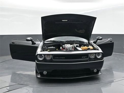 Used 2012 Dodge Challenger SRT8 w/ Premium Sound Group image 62