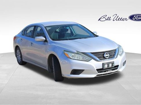 Used 2016 Nissan Altima 2.5 S w/ Power Driver Seat Package image 3