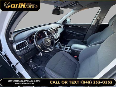 Used 2017 Kia Sorento LX w/ LX V6 Convenience Package image 9