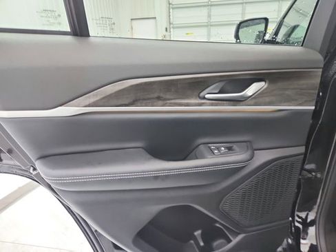 New 2025 Jeep Grand Cherokee Limited w/ Trailer Tow Package image 36