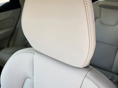 New 2026 Volvo XC60 B5 Ultra w/ Climate Package image 5