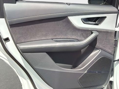 Used 2024 Audi Q7 3.0T Prestige image 29