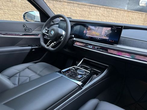 Used 2026 BMW 740i xDrive w/ Premium Package AWD/4WD image 11