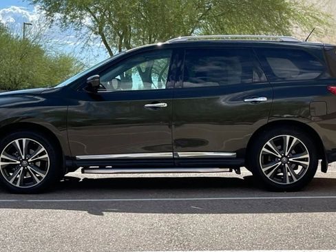 Used 2017 Nissan Pathfinder Platinum w/ Cargo Package image 6