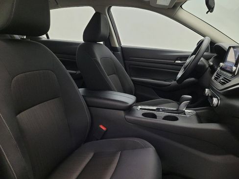 Used 2025 Nissan Altima 2.5 SV FWD image 21