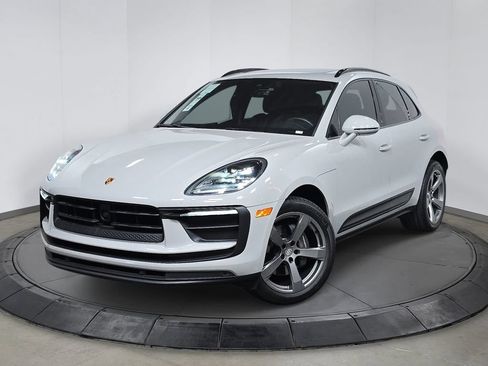 Certified 2023 Porsche Macan AWD/4WD image 1