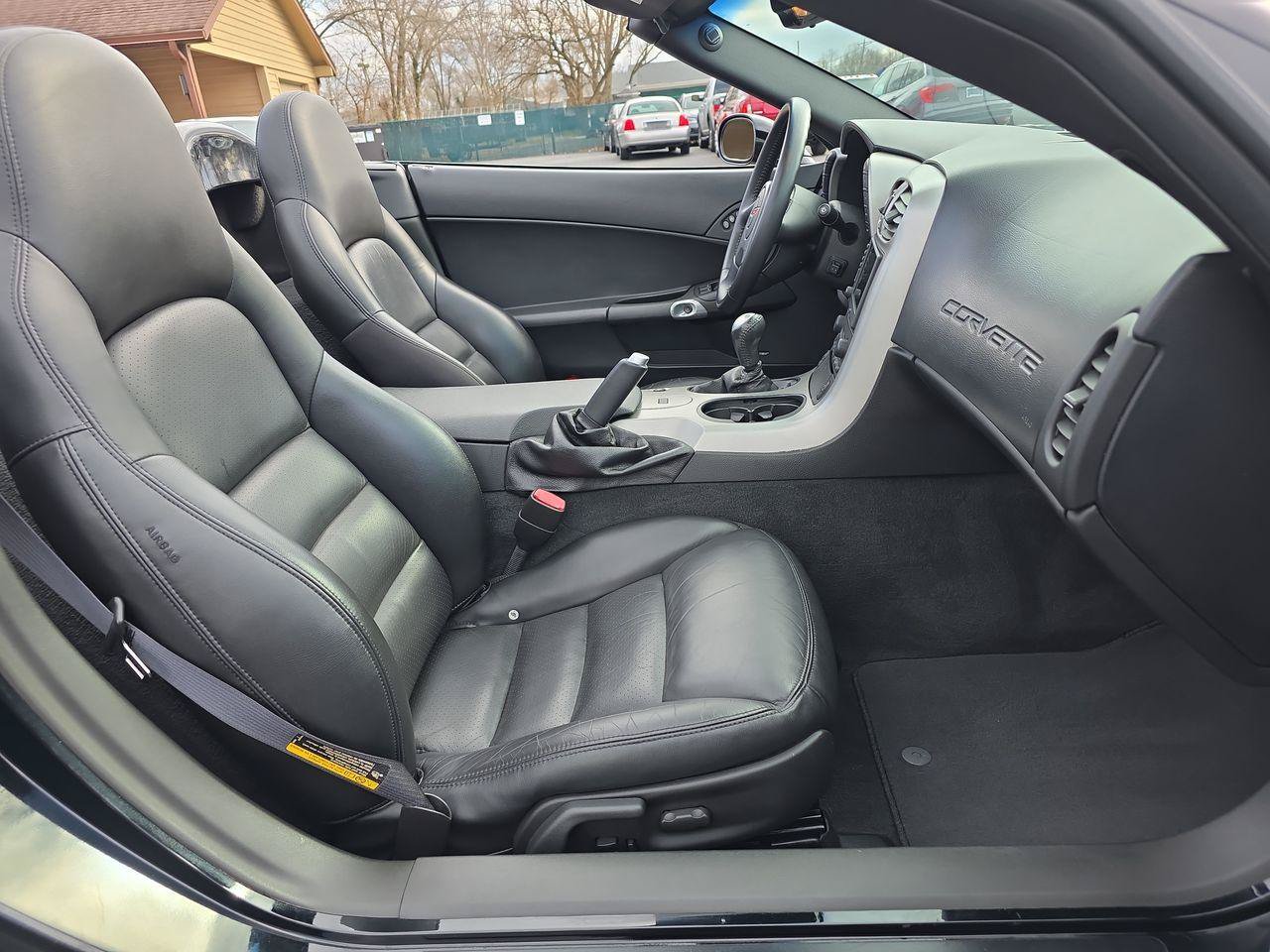 Used 2005 Chevrolet Corvette Convertible w/ Preferred Equipment Group RWD image 8