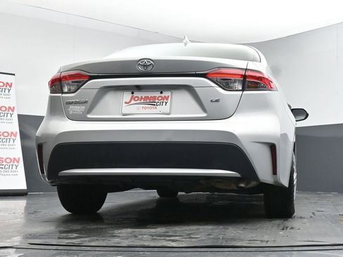 Used 2020 Toyota Corolla LE image 38