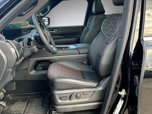 Certified 2025 Nissan Armada Platinum Reserve image 21