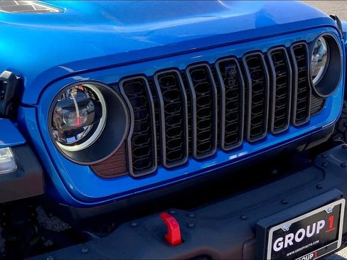 Used 2024 Jeep Wrangler Unlimited Rubicon image 30