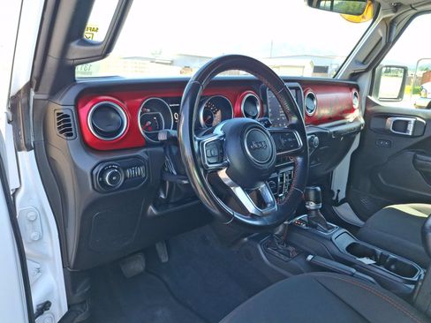 Used 2022 Jeep Wrangler Unlimited Rubicon AWD/4WD image 17