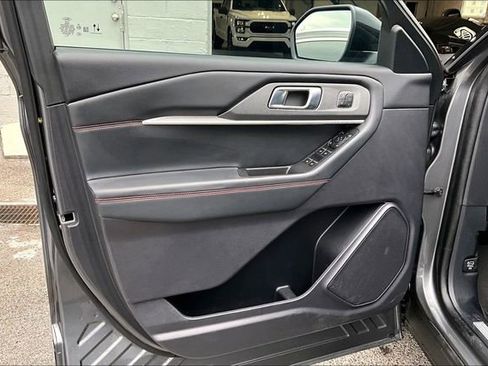 Used 2025 Ford Explorer ST-Line image 18