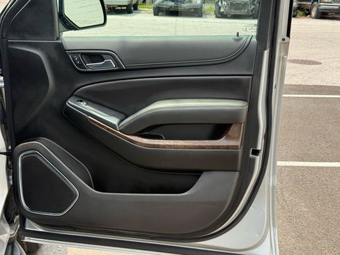 Used 2019 Chevrolet Tahoe 2WD w/ Remote Keyless Entry Package image 40