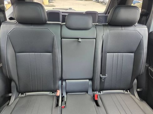 Used 2024 Volkswagen Tiguan SE R-Line FWD image 33