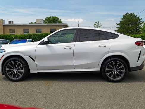 Used 2024 BMW X6 xDrive40i w/ Premium Package AWD/4WD image 4