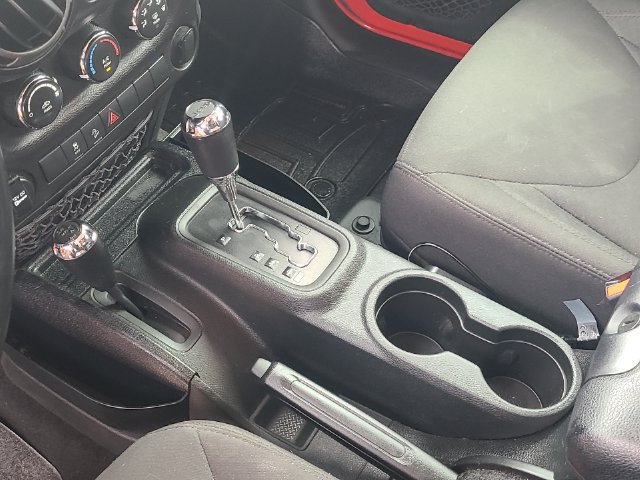 Used 2018 Jeep Wrangler Unlimited Sport w/ Connectivity Group AWD/4WD image 20