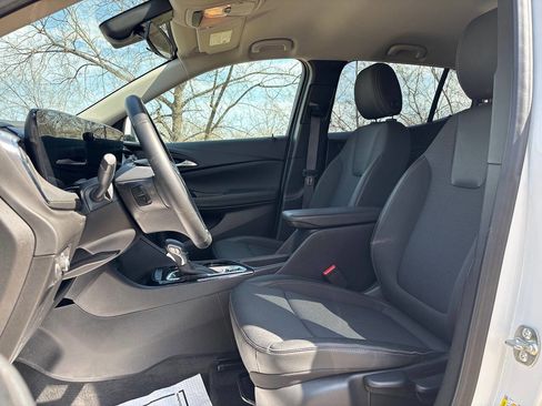 Used 2025 Buick Encore GX Preferred image 11