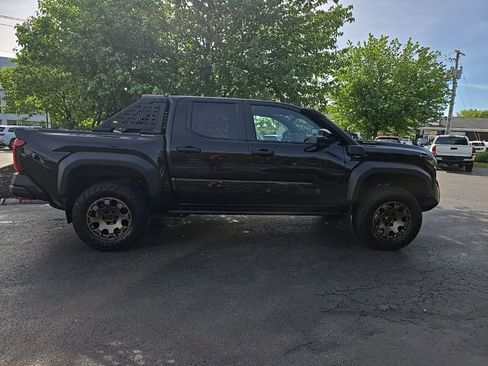 Used 2024 Toyota Tacoma 4x4 Double Cab Hybrid image 7