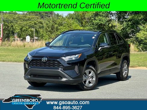 Used 2025 Toyota RAV4 XLE FWD image 1
