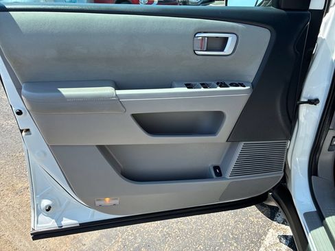 Used 2015 Honda Pilot LX image 13