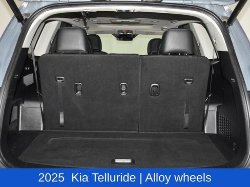 Used 2025 Kia Telluride S AWD/4WD image 32