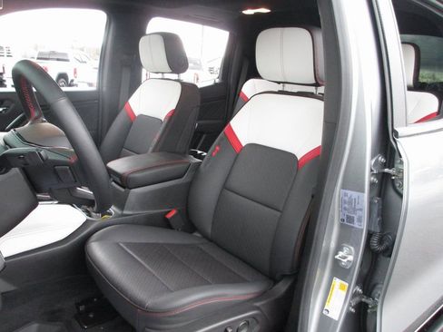 Used 2024 GMC Canyon AT4X image 21