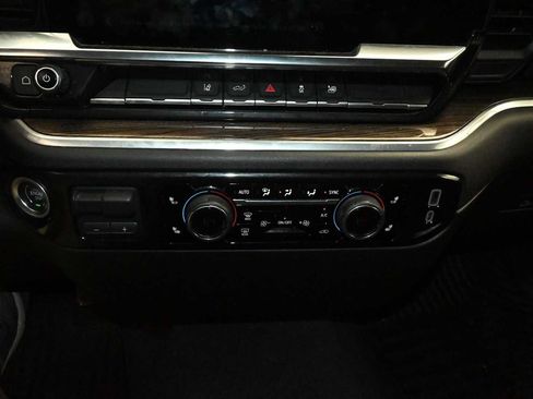 Used 2025 Chevrolet Silverado 2500 LT w/ Convenience Package AWD/4WD image 18