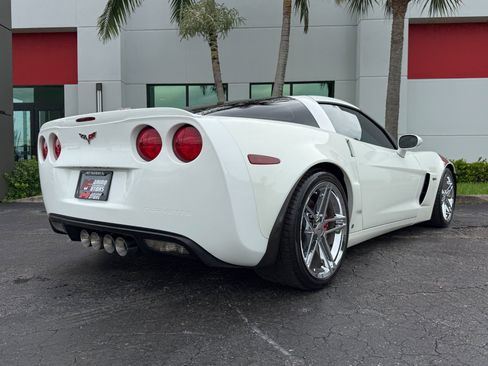 Used 2007 Chevrolet Corvette Z06 w/ Preferred Equipment Group RWD image 19