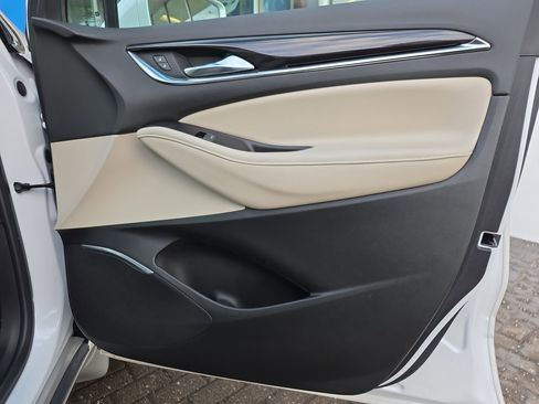 Used 2018 Buick Enclave Essence image 31