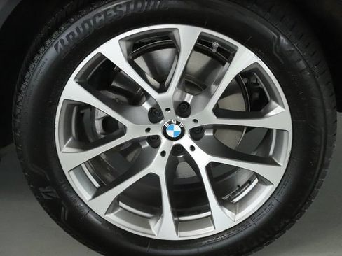 Used 2024 BMW X5 xDrive40i w/ Premium Package AWD/4WD image 42