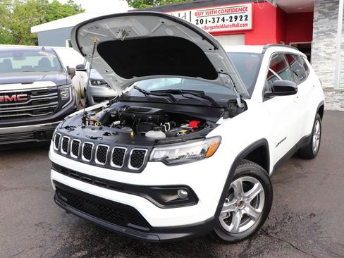 Used 2024 Jeep Compass Latitude AWD/4WD image 50