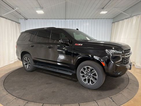 Certified 2022 Chevrolet Tahoe Z71 w/ Luxury Package AWD/4WD image 10