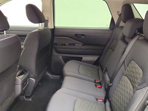 Used 2025 Nissan Pathfinder SV FWD image 18