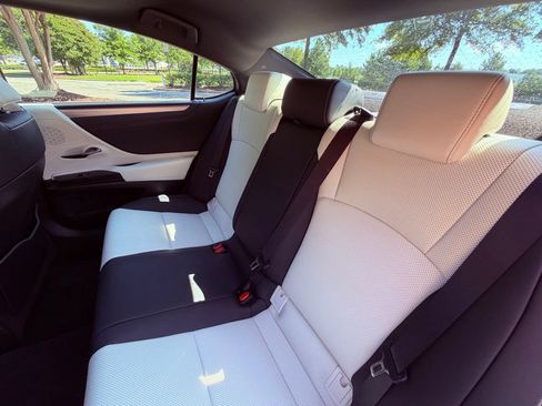 Used 2023 Lexus ES 350 F Sport w/ Accessory Package (Z2) FWD image 14