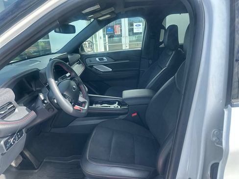 Used 2025 Ford Explorer ST AWD/4WD image 9