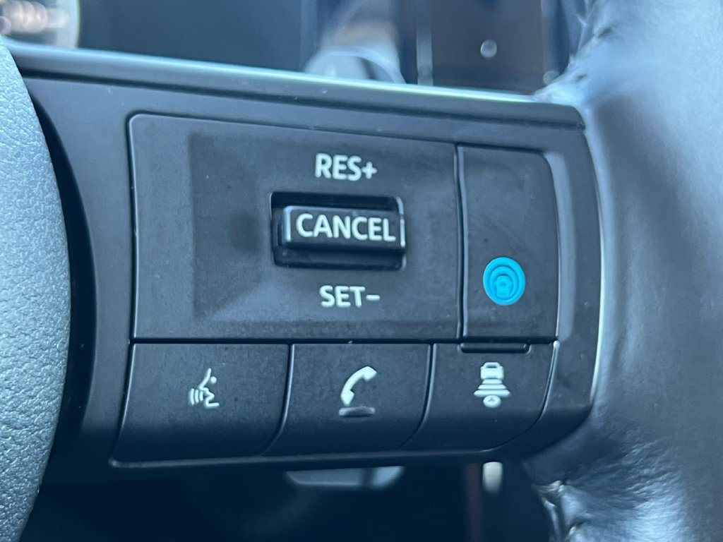 Used 2024 Nissan Pathfinder SV FWD image 12