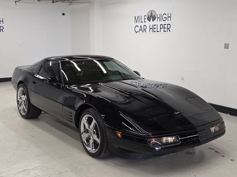 Used 1994 Chevrolet Corvette Coupe RWD image 4