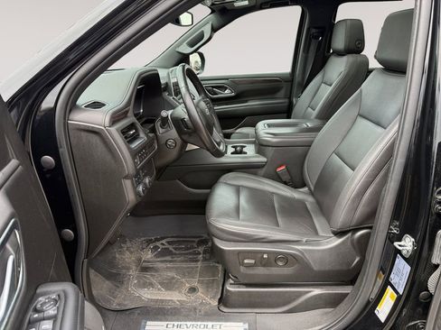 Used 2022 Chevrolet Tahoe Z71 w/ Luxury Package image 2